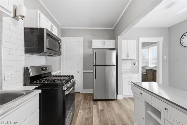 1470-72 Ridgewood Avenue, Lakewood, OH 44107