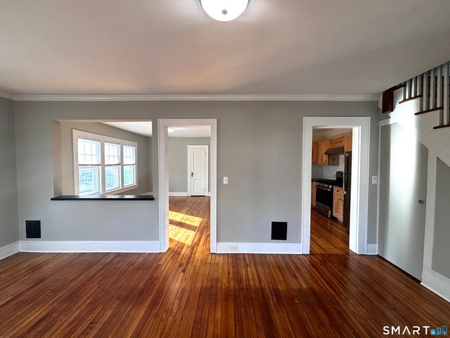 371 Grovers Avenue, Bridgeport, CT 06605