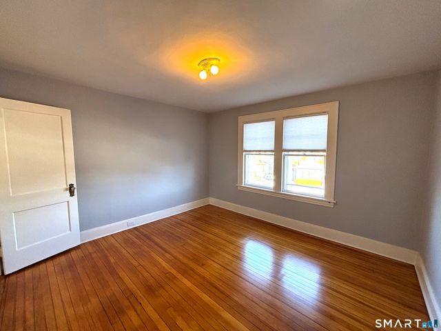 371 Grovers Avenue, Bridgeport, CT 06605