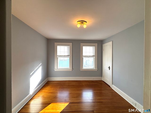 371 Grovers Avenue, Bridgeport, CT 06605