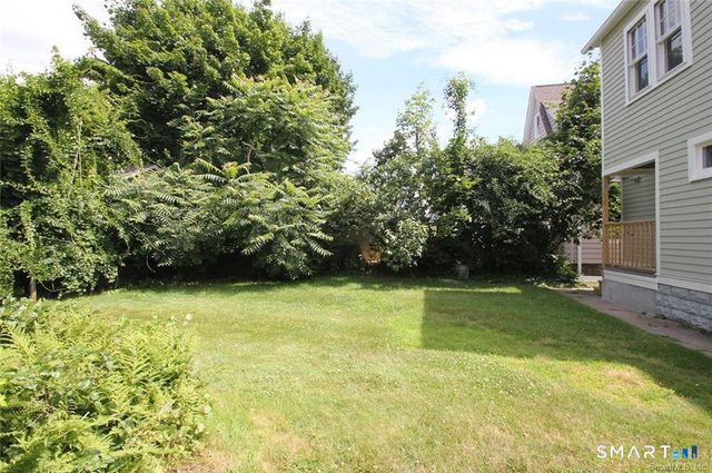 371 Grovers Avenue, Bridgeport, CT 06605