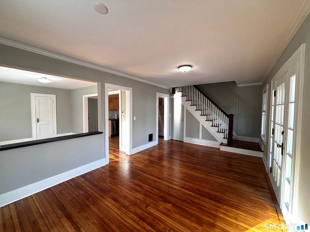 371 Grovers Avenue, Bridgeport, CT 06605