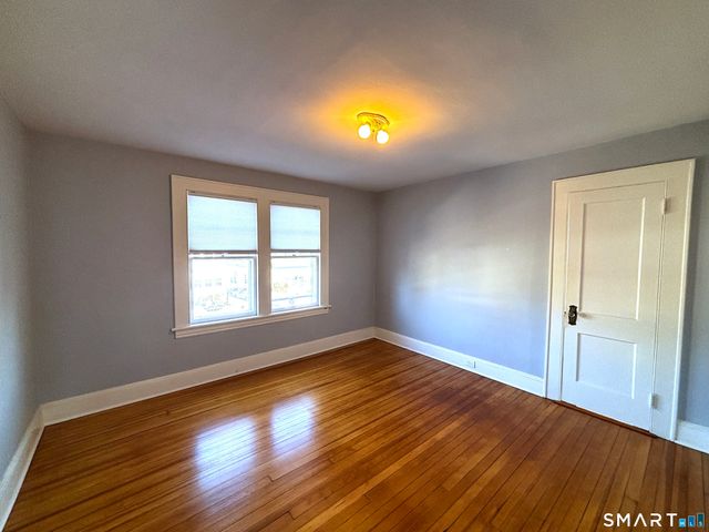 371 Grovers Avenue, Bridgeport, CT 06605