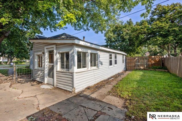 1036 N 8th Street, Lincoln, NE 68508