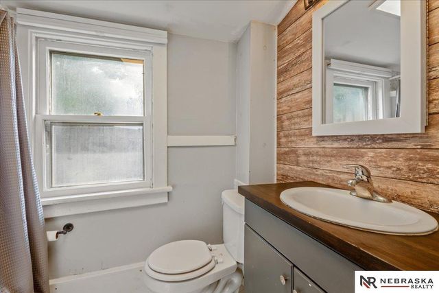 1036 N 8th Street, Lincoln, NE 68508