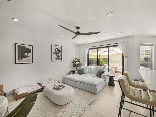 6017 Newport Village Way, Lake Worth, FL 33463