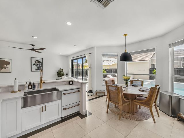 6017 Newport Village Way, Lake Worth, FL 33463