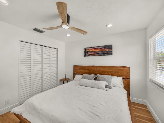 6017 Newport Village Way, Lake Worth, FL 33463