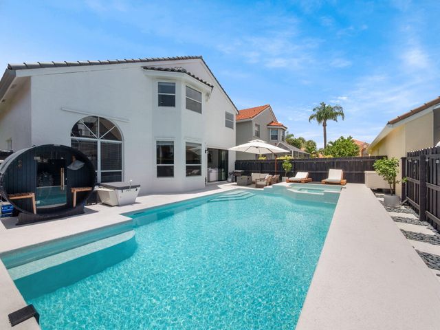 6017 Newport Village Way, Lake Worth, FL 33463