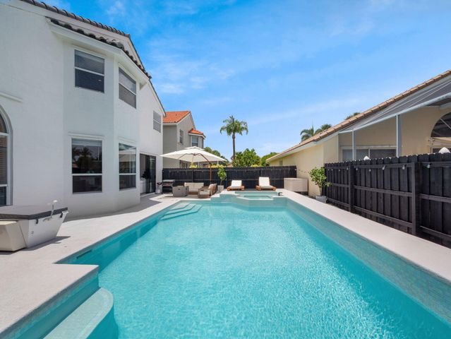 6017 Newport Village Way, Lake Worth, FL 33463