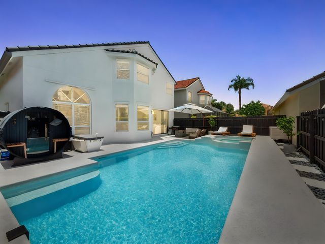 6017 Newport Village Way, Lake Worth, FL 33463