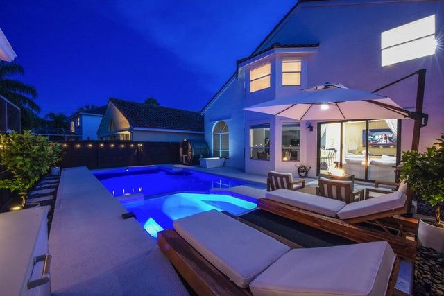 6017 Newport Village Way, Lake Worth, FL 33463