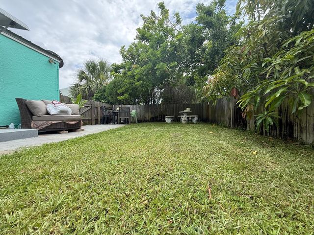 320 W 29th Street, Riviera Beach, FL 33404