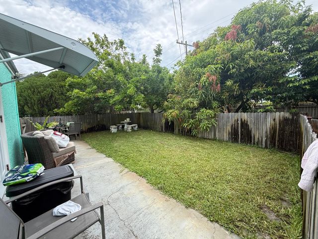 320 W 29th Street, Riviera Beach, FL 33404