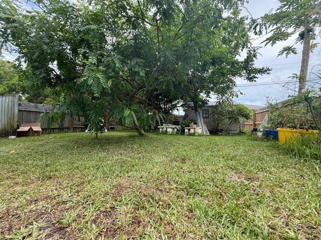 320 W 29th Street, Riviera Beach, FL 33404