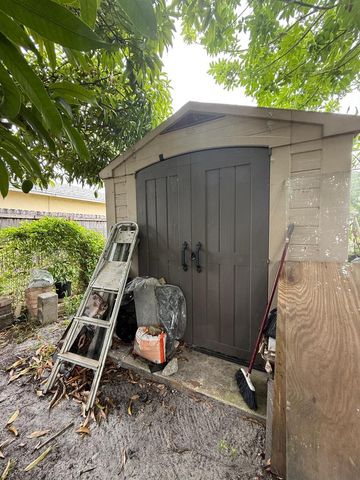320 W 29th Street, Riviera Beach, FL 33404