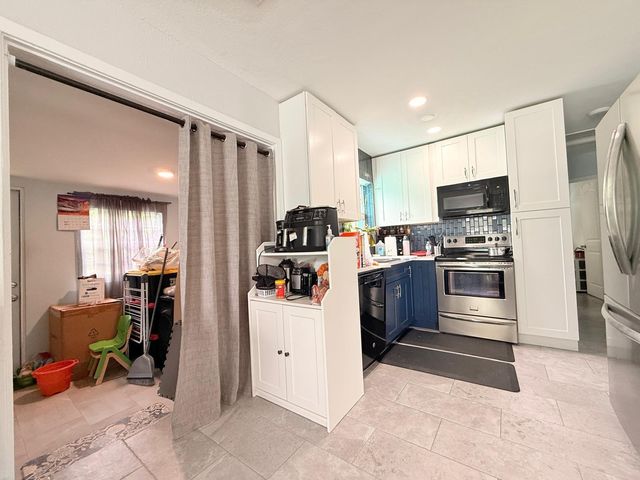 320 W 29th Street, Riviera Beach, FL 33404