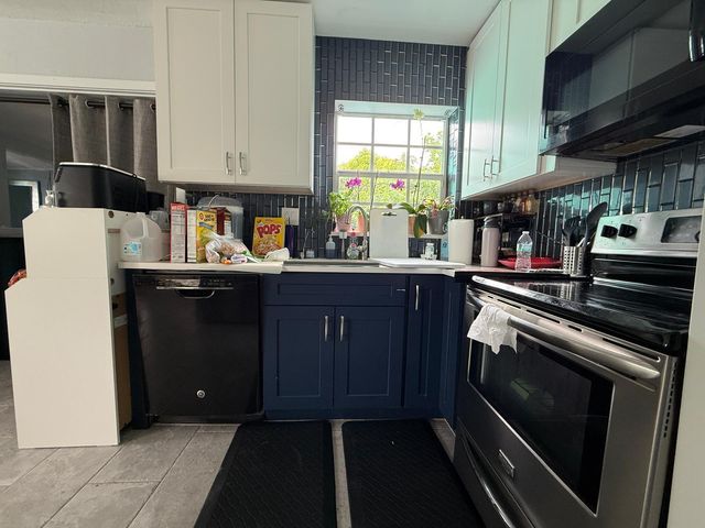 320 W 29th Street, Riviera Beach, FL 33404