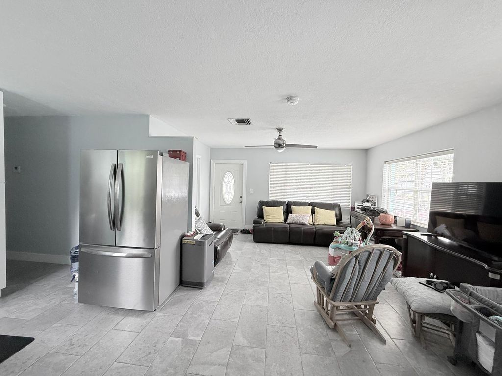 320 W 29th Street, Riviera Beach, FL 33404