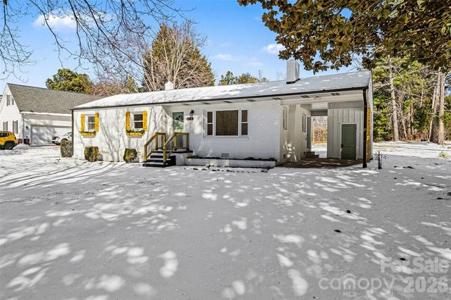 416 Old Mountain Road, Statesville, NC 28677