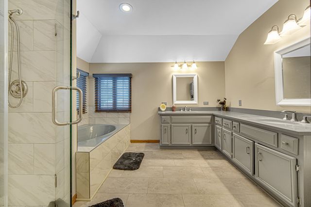 18 Honey Lane, New Lenox, IL 60451