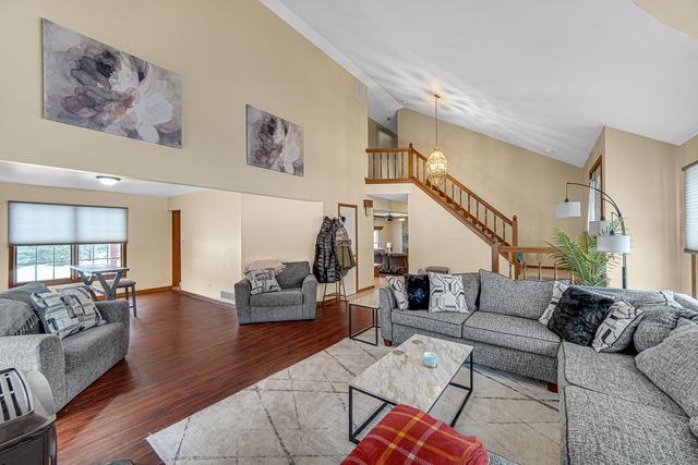 18 Honey Lane, New Lenox, IL 60451