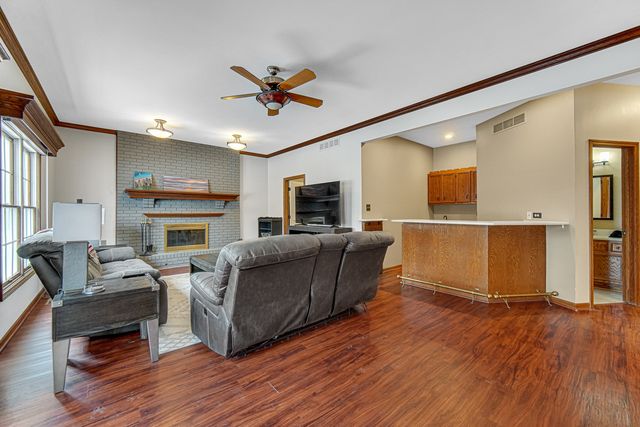 18 Honey Lane, New Lenox, IL 60451