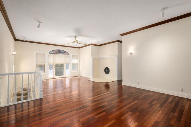 6300 Longview Dr, Placerville, CA 95667