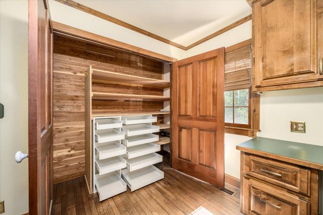 6300 Longview Dr, Placerville, CA 95667
