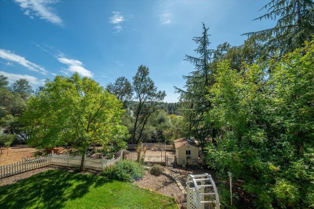 6300 Longview Dr, Placerville, CA 95667