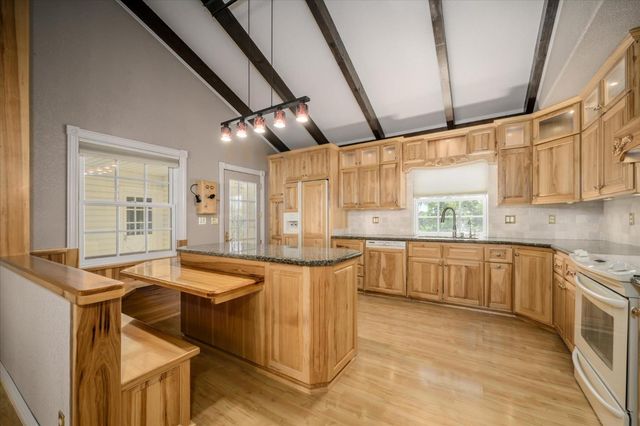 6300 Longview Dr, Placerville, CA 95667