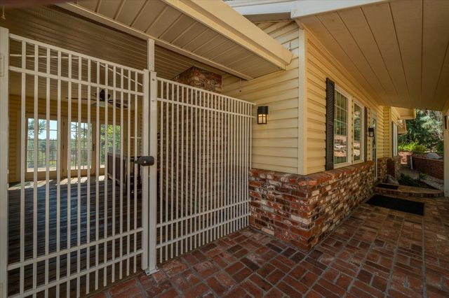 6300 Longview Dr, Placerville, CA 95667