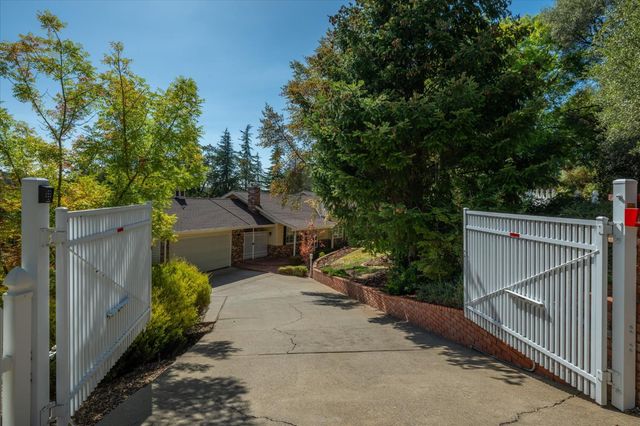 6300 Longview Dr, Placerville, CA 95667