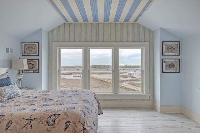 4145 Colonel Vanderhorst Circle, Mount Pleasant, SC 29466