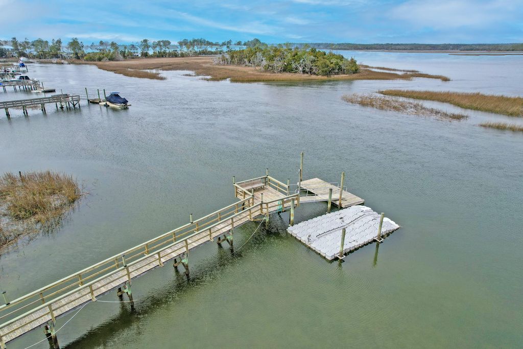 Image 122 of property listing at 4145 Colonel Vanderhorst Circle, Mount Pleasant, SC 29466