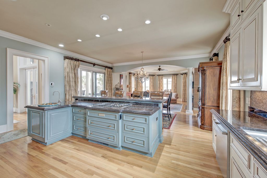 Image 18 of property listing at 4145 Colonel Vanderhorst Circle, Mount Pleasant, SC 29466