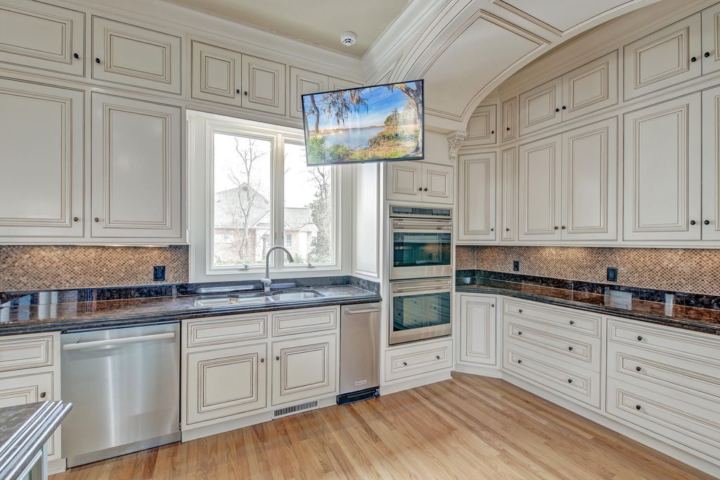 Image 19 of property listing at 4145 Colonel Vanderhorst Circle, Mount Pleasant, SC 29466