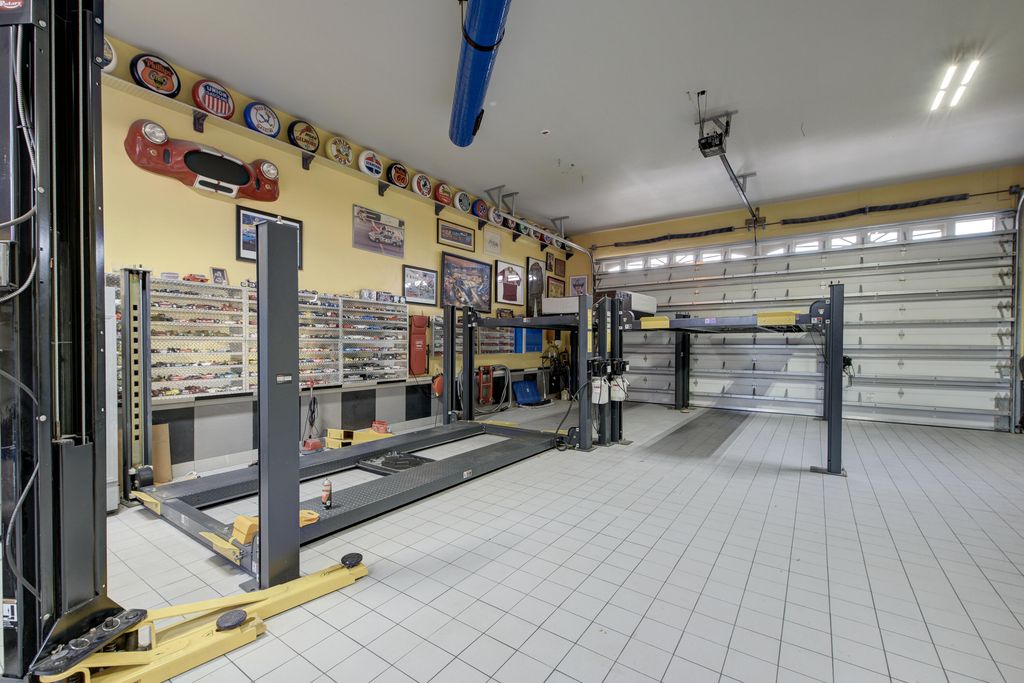 Image 33 of property listing at 4145 Colonel Vanderhorst Circle, Mount Pleasant, SC 29466