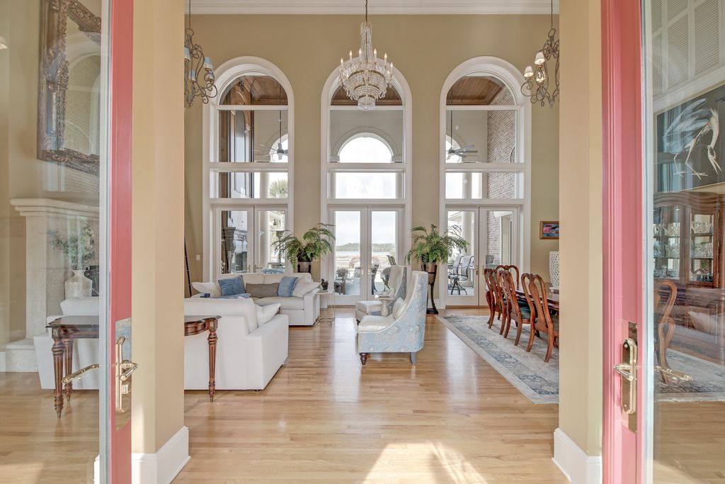 Image 8 of property listing at 4145 Colonel Vanderhorst Circle, Mount Pleasant, SC 29466