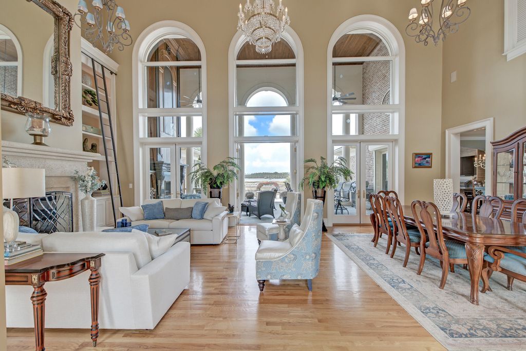 Image 9 of property listing at 4145 Colonel Vanderhorst Circle, Mount Pleasant, SC 29466