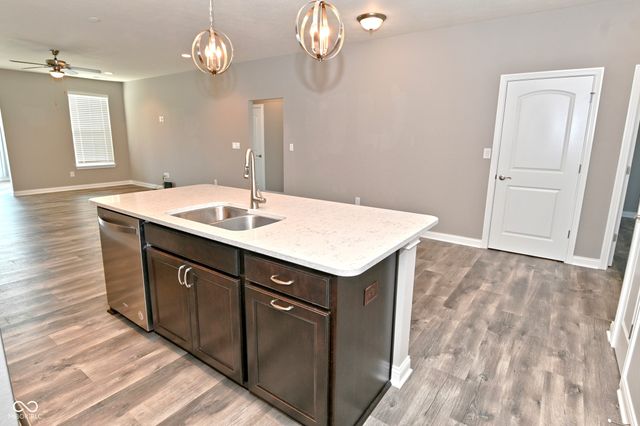 9170 Hedley Way E, Avon, IN 46123