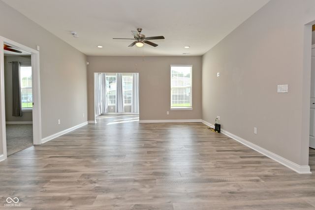 9170 Hedley Way E, Avon, IN 46123