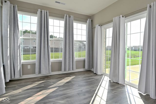 9170 Hedley Way E, Avon, IN 46123