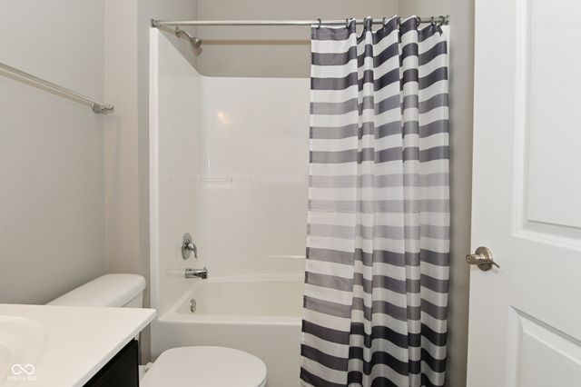 9170 Hedley Way E, Avon, IN 46123