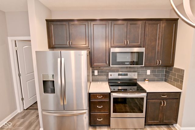 9170 Hedley Way E, Avon, IN 46123
