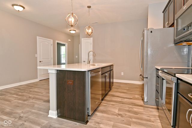 9170 Hedley Way E, Avon, IN 46123