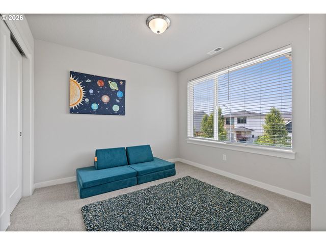 1350 DAHLIA St, Woodburn, OR 97071