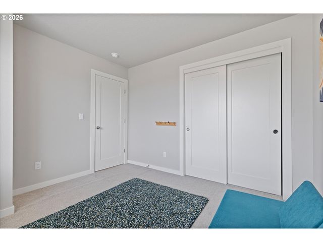 1350 DAHLIA St, Woodburn, OR 97071