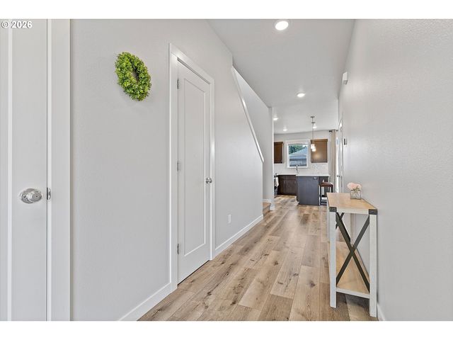 1350 DAHLIA St, Woodburn, OR 97071