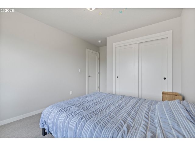 1350 DAHLIA St, Woodburn, OR 97071